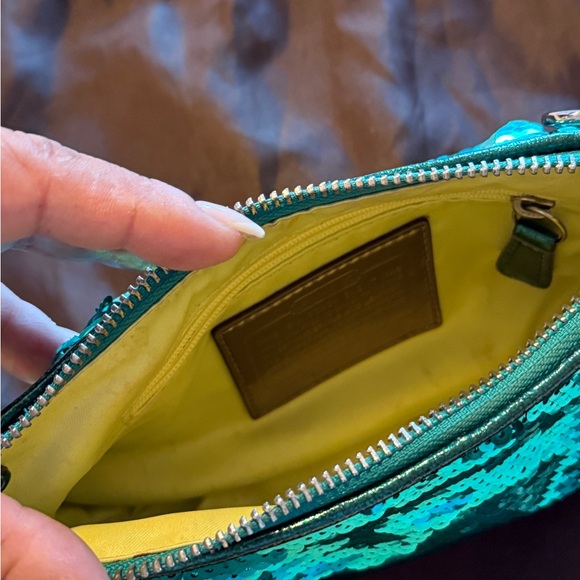 💙💚🩵 VINTAGE COACH RARE SEQUIN POPPY BAG 🩵💚💙 - Picture 3 of 10
